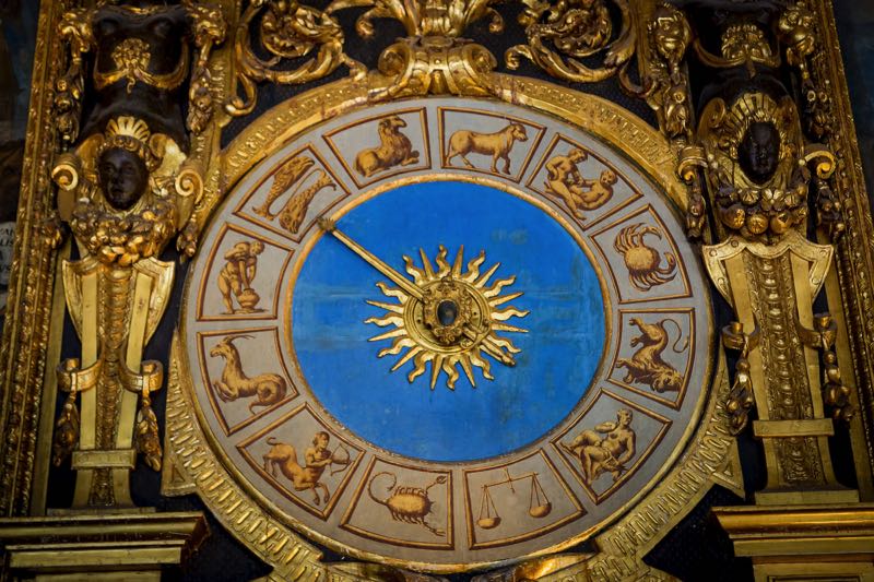 Picture of a clock